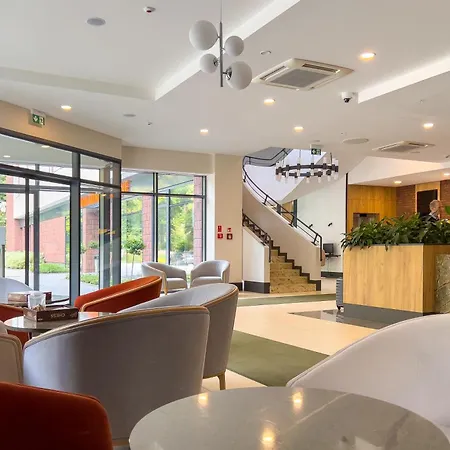 - Centrum Konferencyjne Hotel 4*