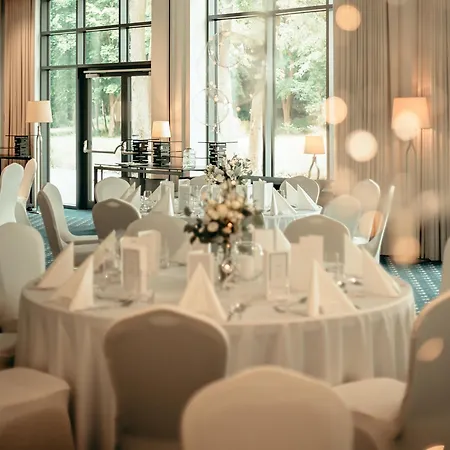 Hotel - Centrum Konferencyjne 4*