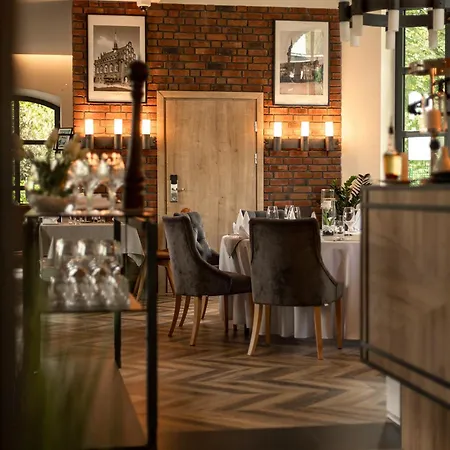 - Centrum Konferencyjne מאלבורק