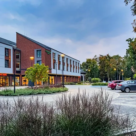- Centrum Konferencyjne Hotel 4*