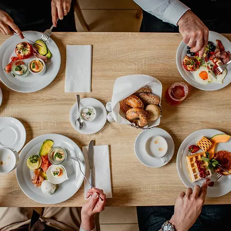- Centrum Konferencyjne Malbork