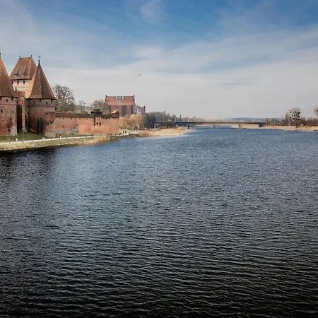 - Centrum Konferencyjne 4*