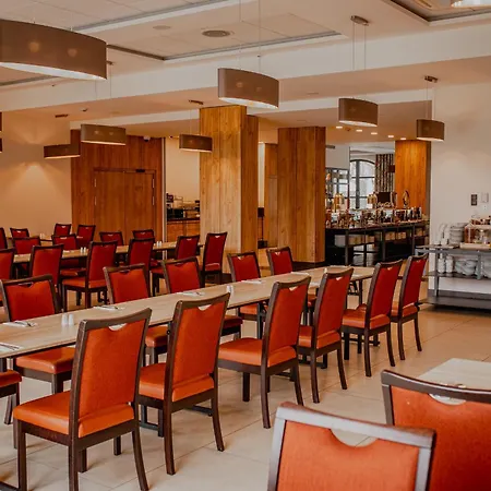 - Centrum Konferencyjne מלון מאלבורק