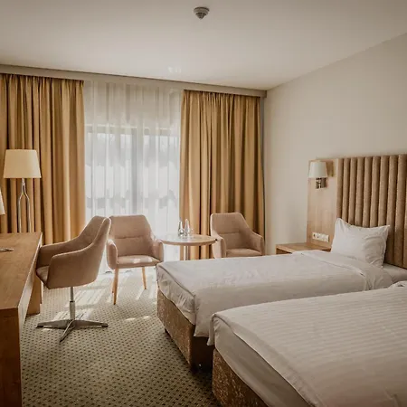 - Centrum Konferencyjne Hotel