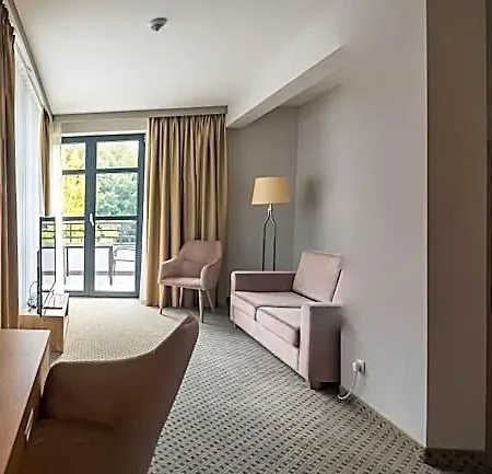 - Centrum Konferencyjne 4*