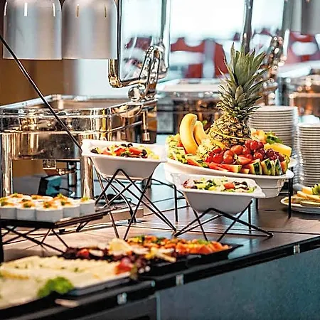- Centrum Konferencyjne Otel 4*