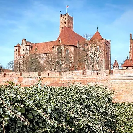 - Centrum Konferencyjne Otel Malbork