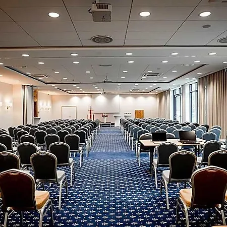 - Centrum Konferencyjne Otel