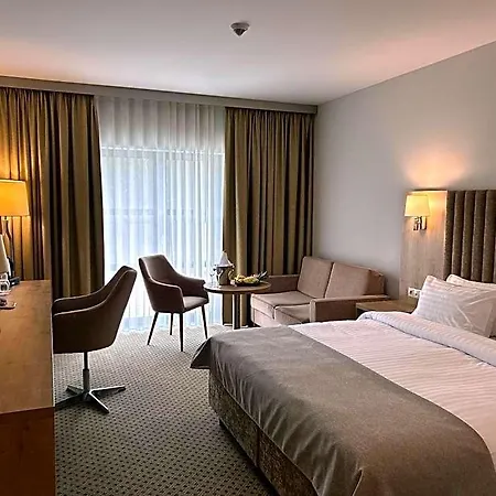 - Centrum Konferencyjne Otel Malbork