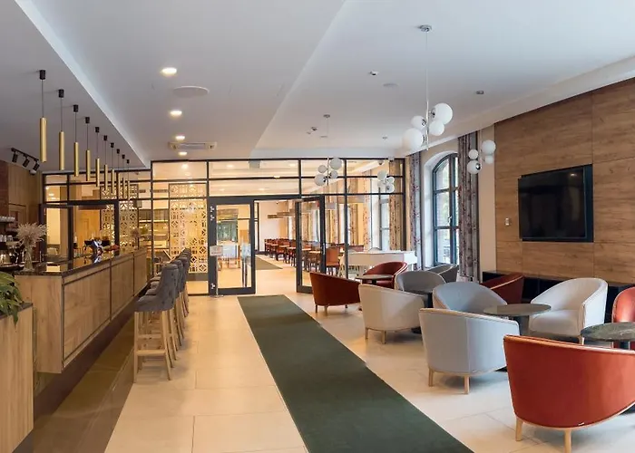 - Centrum Konferencyjne 4*