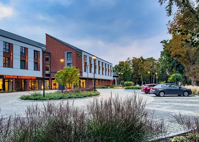 - Centrum Konferencyjne Szálloda 4*