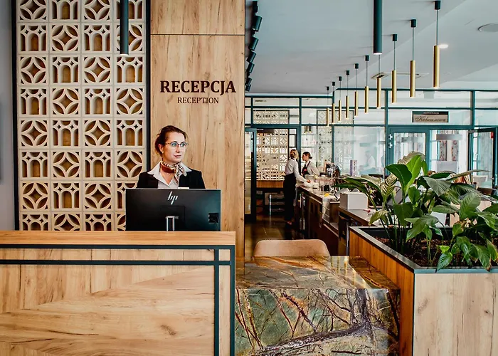 - Centrum Konferencyjne Szálloda 4*