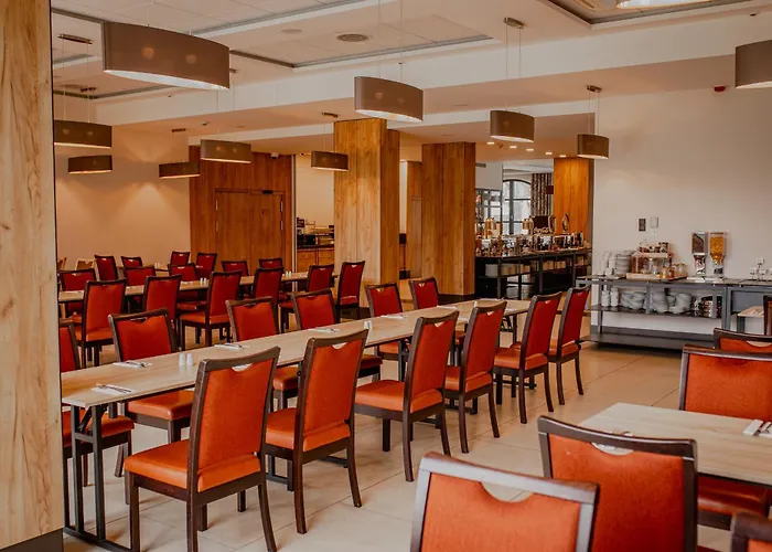 - Centrum Konferencyjne Szálloda Malbork