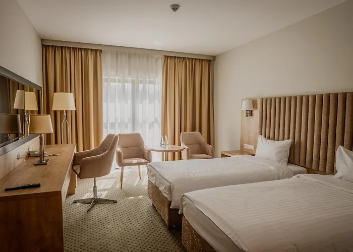 - Centrum Konferencyjne Szálloda